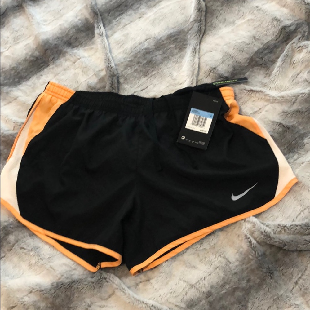 Brand New Women’s Nike Dri-Fit Shorts🧡